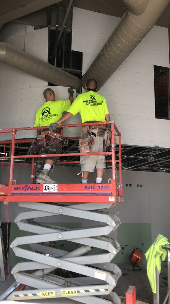 Level 5 Smooth Wall Taping — ARIAS INTERIOR SYSTEMS
